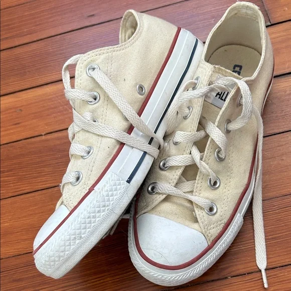 Cream/beige converse - Picture 6 of 8